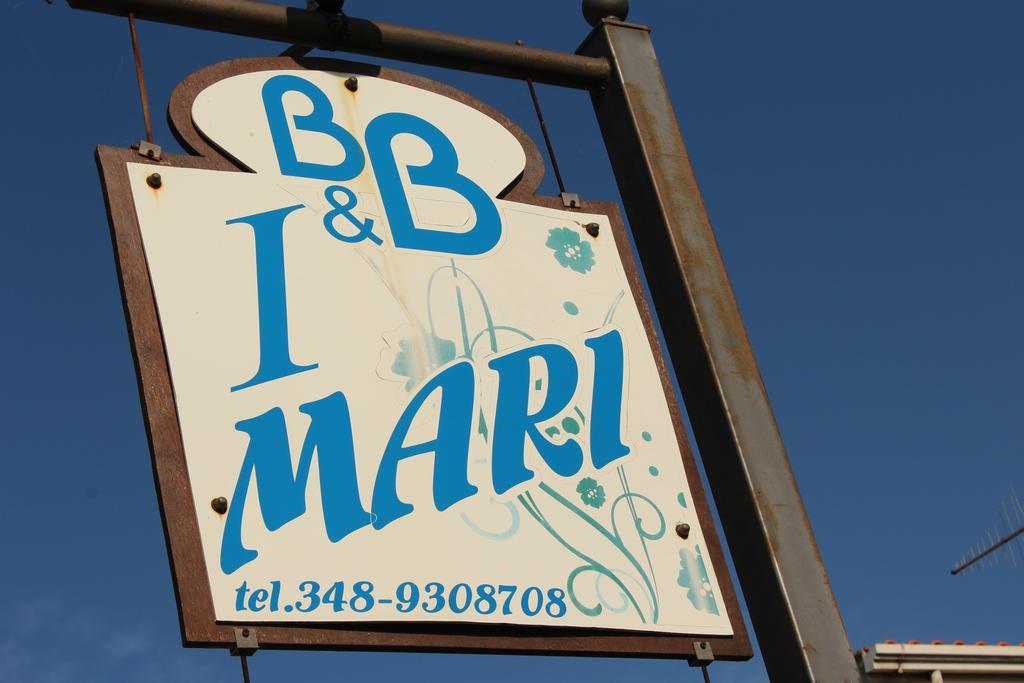 B&B I Mari Torpè Exterior foto