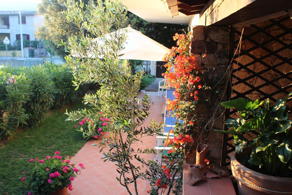 B&B I Mari Torpè Exterior foto