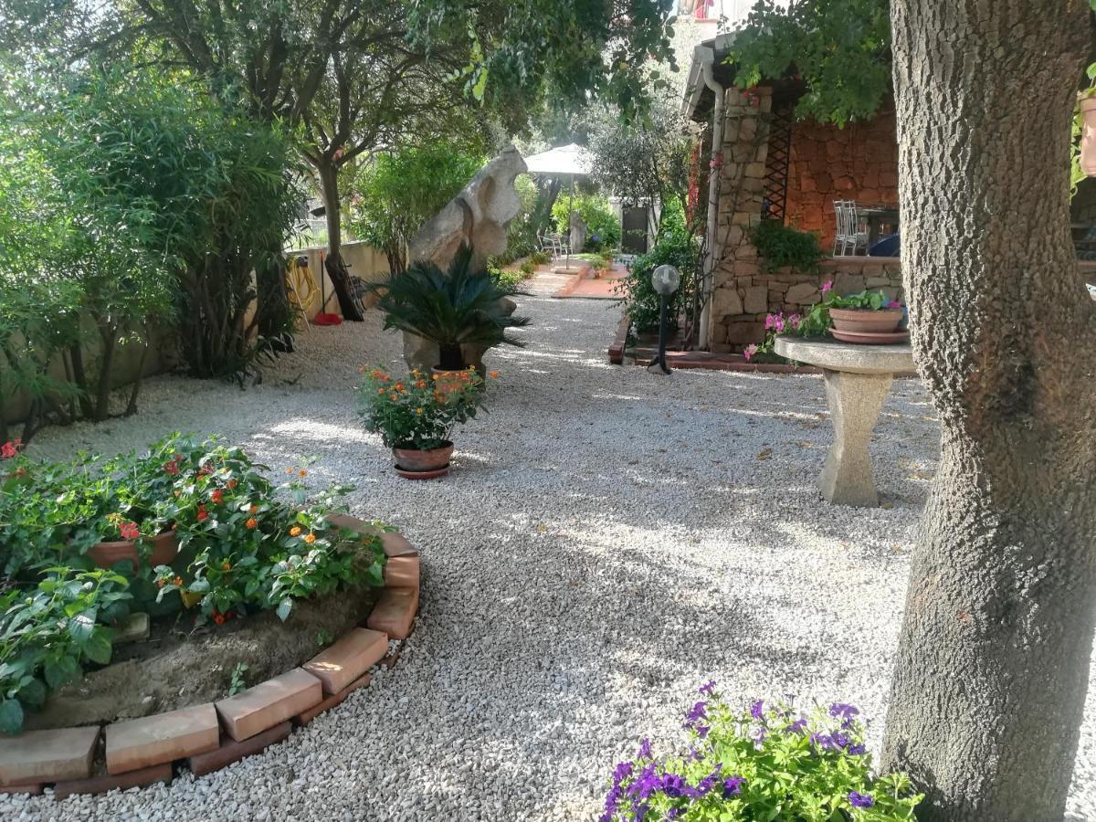 B&B I Mari Torpè Exterior foto
